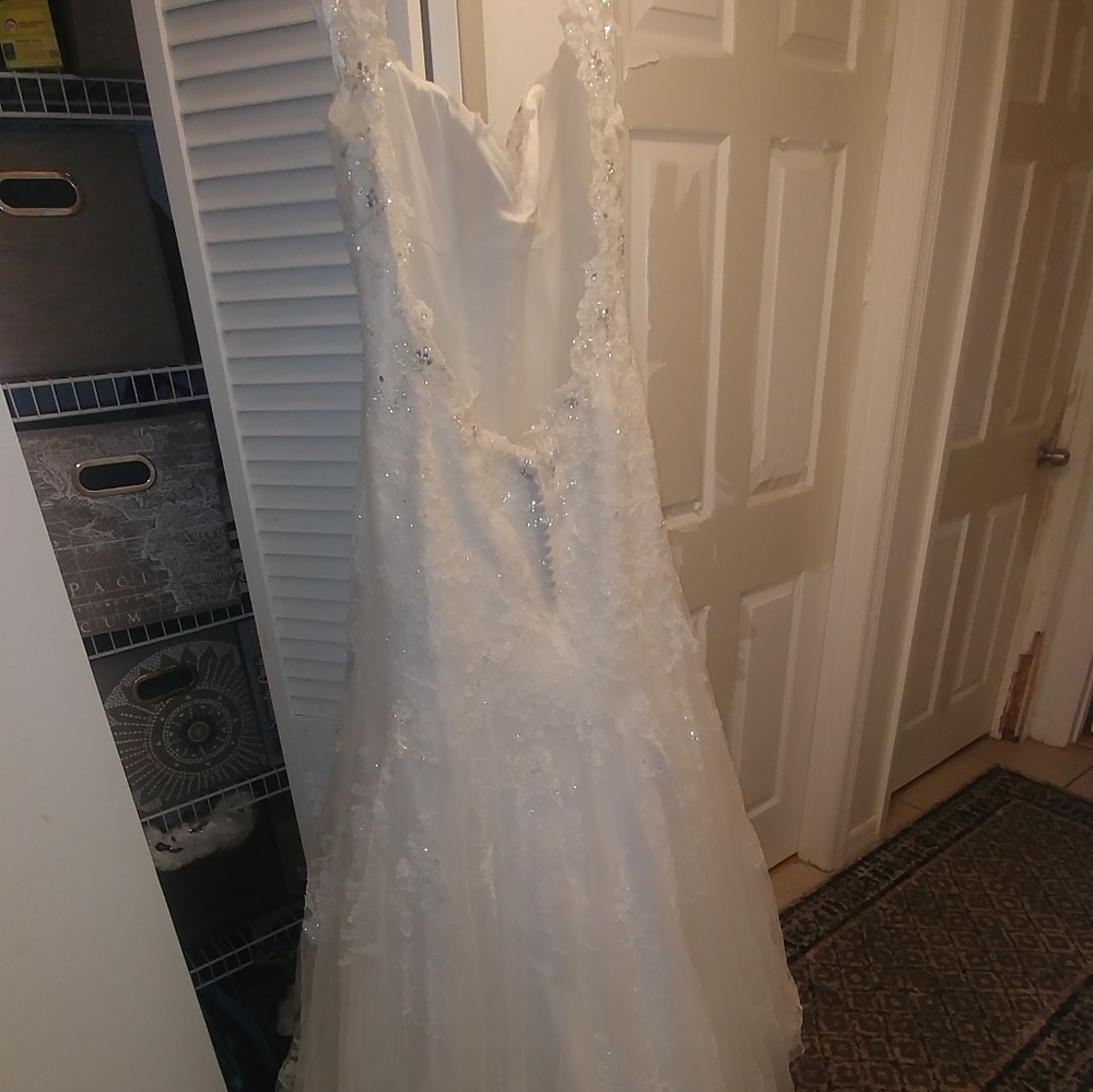 Size 10 White Low-Back Wedding Dress - Picture 3 of 5